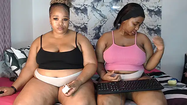 SexyAmeena2002 online show from May 19, 2026, 9:10 pm