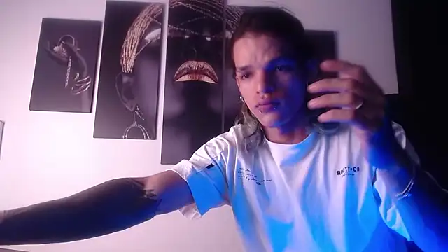 AlbertBernal69 online show from November 5, 2025, 3:06 am