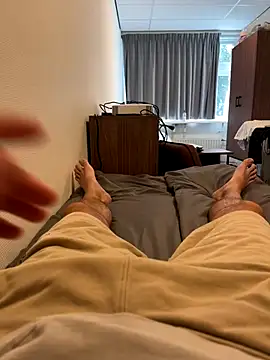 mihaixxx1 online show from September 24, 2025, 2:09 pm