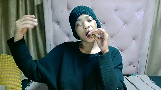 AFRICANGODDESSXXX online show from April 26, 2026, 9:23 pm