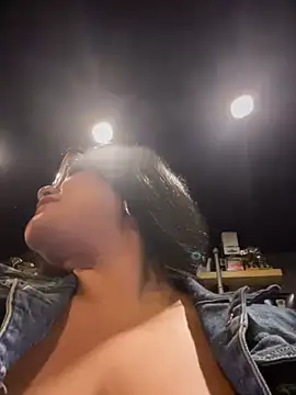 Snapshot of Insane_Issa chatting on January 9, 2025, 8:33 pm Insane Issa online show from January 9, 2025, 8:33 pm