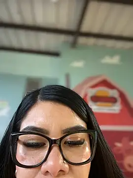 Snapshot of Insane_Issa chatting on March 22, 2025, 8:59 pm Insane Issa online show from March 22, 2025, 8:59 pm