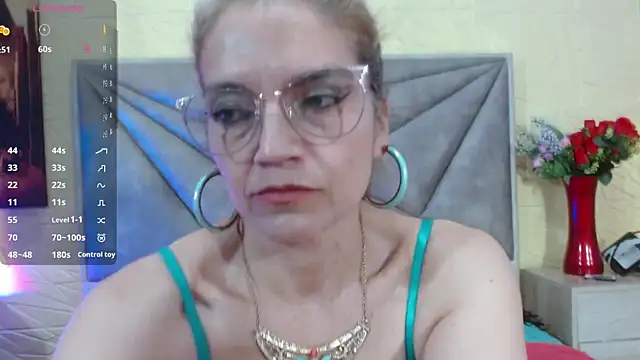 Esmeralda oikos online show from November 21, 2025, 4:00 am