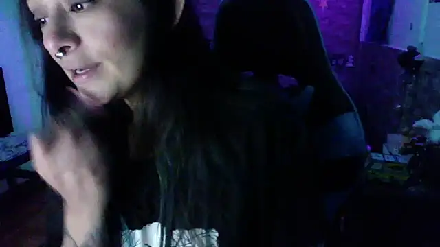 AngelaQueen  online show from October 15, 2025, 6:08 pm