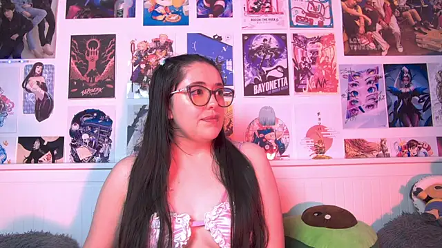 snowblack  online show from February 15, 2025, 11:17 am