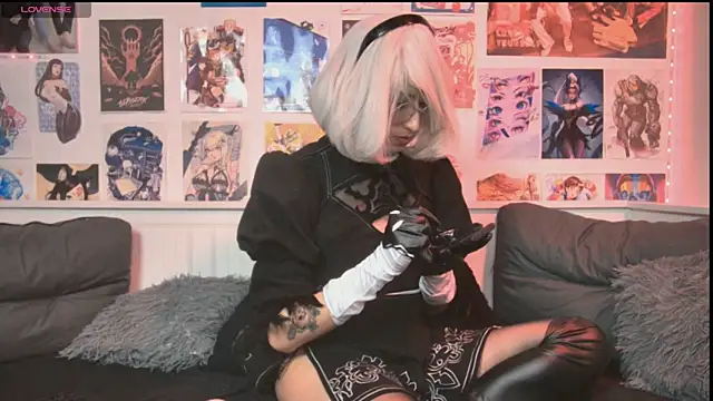 snowblack  online show from January 17, 2026, 5:05 pm