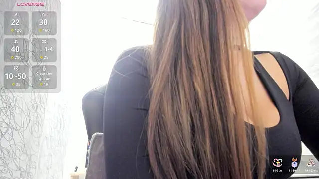 LunaBaker-1 online show from January 15, 2026, 8:34 pm