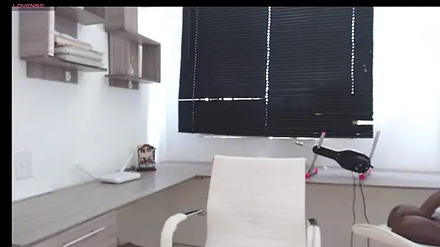 MIYESSI online show from March 19, 2025, 6:23 pm