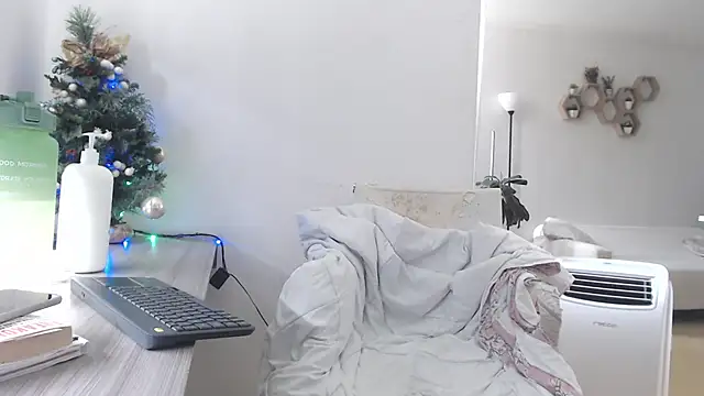 MIYESSI online show from January 15, 2026, 5:27 pm