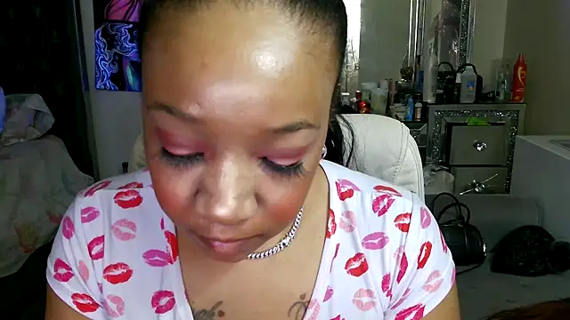 YasmineMinaj online show from February 19, 2025, 3:06 am