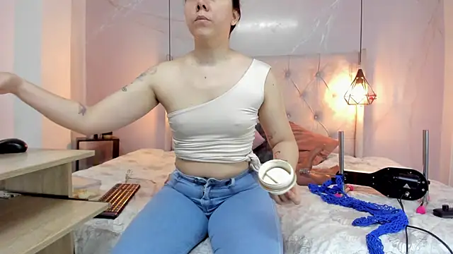 SakuraLee  online show from September 27, 2025, 1:49 pm