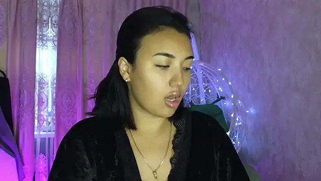 lily  foster online show from December 22, 2025, 6:21 am