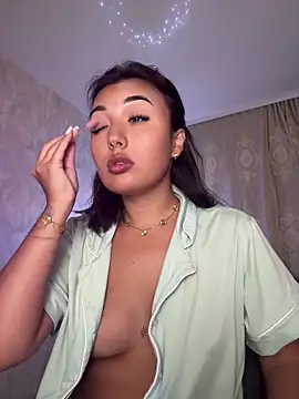 lily  foster online show from April 15, 2026, 5:09 pm