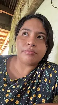 moncerrat luna online show from December 10, 2024, 6:17 pm