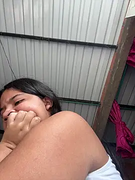 moncerrat luna online show from March 18, 2025, 1:20 pm