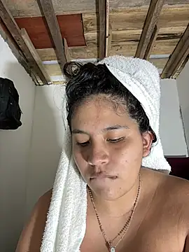 moncerrat luna online show from February 25, 2026, 8:51 pm