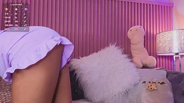 Emiily Scott1 online show from January 16, 2025, 3:56 pm