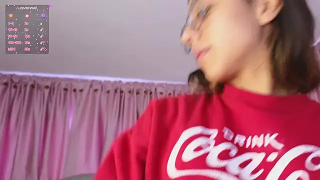 Emiily Scott1 online show from February 6, 2025, 1:10 pm