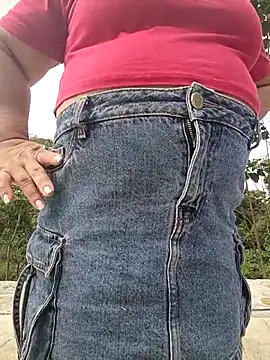 HORNY MATURE25 online show from December 14, 2025, 2:22 pm