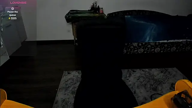 Snapshot of KitsuneRem chatting on December 6, 2024, 7:34 pm KitsuneRem online show from December 6, 2024, 7:34 pm