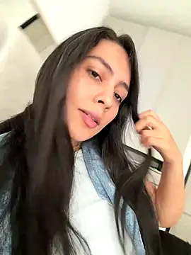 Snapshot of Sophie__Foxxx chatting on November 17, 2025, 6:35 pm Sophie Foxxx online show from November 17, 2025, 6:35 pm