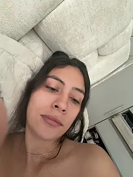 Snapshot of Sophie__Foxxx chatting on December 20, 2025, 2:13 pm Sophie Foxxx online show from December 20, 2025, 2:13 pm