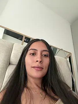 Snapshot of Sophie__Foxxx chatting on February 6, 2026, 7:39 pm Sophie Foxxx online show from February 6, 2026, 7:39 pm