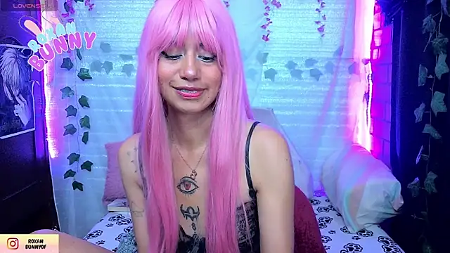 Roxanbunny1 online show from April 15, 2026, 3:57 am