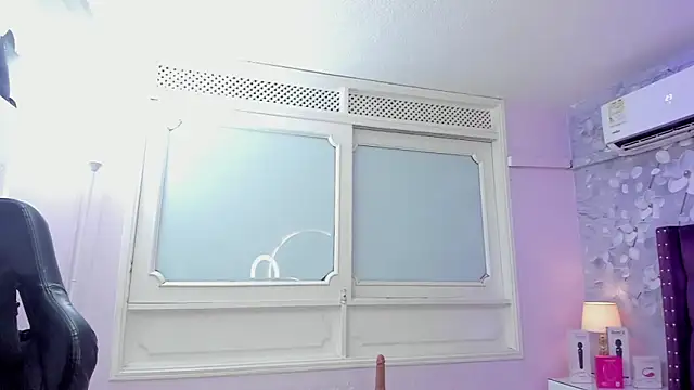 dalila salazar online show from May 20, 2026, 2:51 am