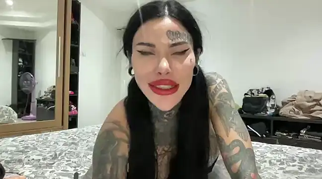 Snapshot of claudiacvc95 chatting on December 6, 2024, 11:11 am claudiacvc95 online show from December 6, 2024, 11:11 am