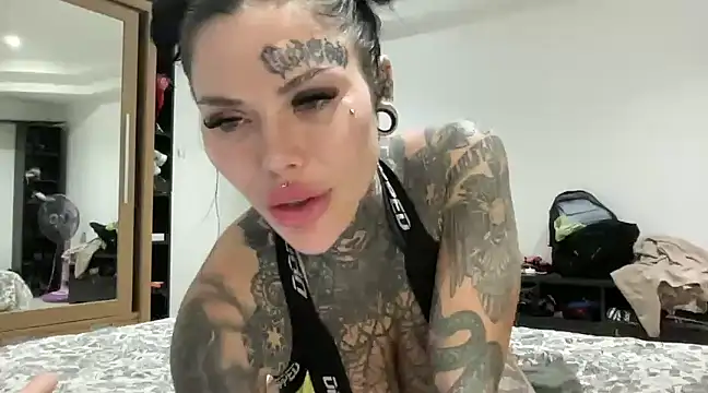 Snapshot of claudiacvc95 chatting on February 2, 2025, 12:57 pm claudiacvc95 online show from February 2, 2025, 12:57 pm