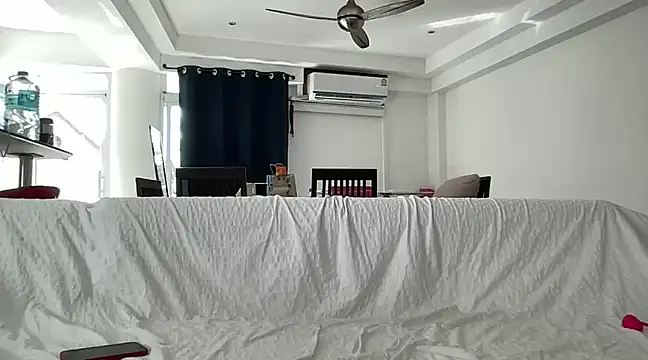 Snapshot of claudiacvc95 chatting on February 9, 2025, 8:33 am claudiacvc95 online show from February 9, 2025, 8:33 am