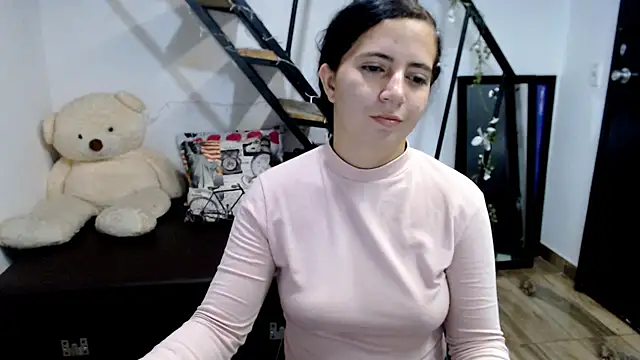 samantha baby  online show from February 6, 2025, 11:37 pm