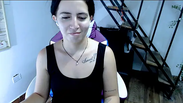 samantha baby  online show from September 12, 2025, 6:41 pm