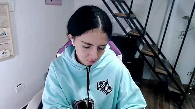 samantha baby  online show from January 12, 2026, 4:56 pm