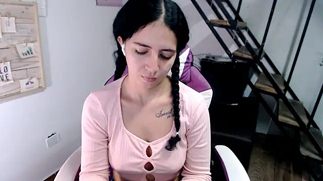 Snapshot of samantha_baby_ chatting on January 17, 2026, 4:33 pm samantha baby online show from January 17, 2026, 4:33 pm