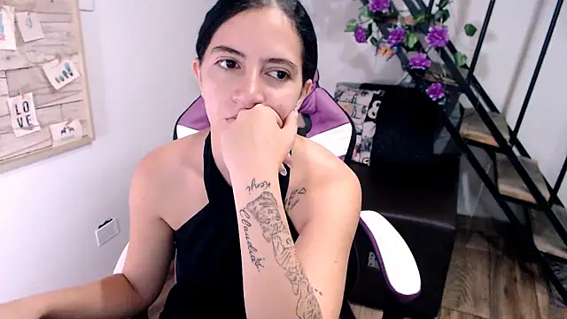 samantha baby  online show from March 31, 2026, 4:29 pm