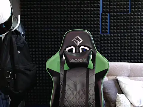 Curly Angel24 online show from October 19, 2025, 10:32 pm