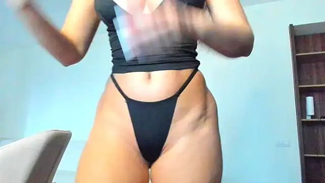 Snapshot of FameAndFlavour chatting on November 13, 2025, 1:21 pm FameAndFlavour online show from November 13, 2025, 1:21 pm