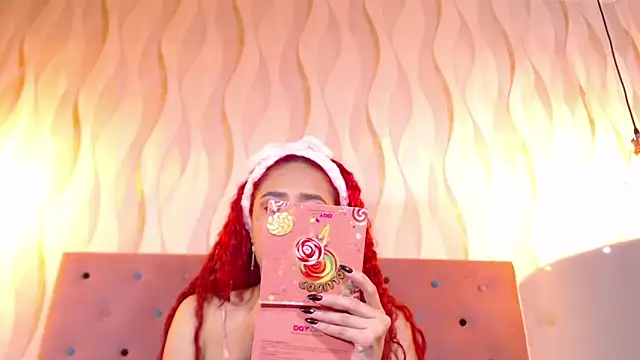 IsabelaLatina online show from November 30, 2025, 3:16 pm