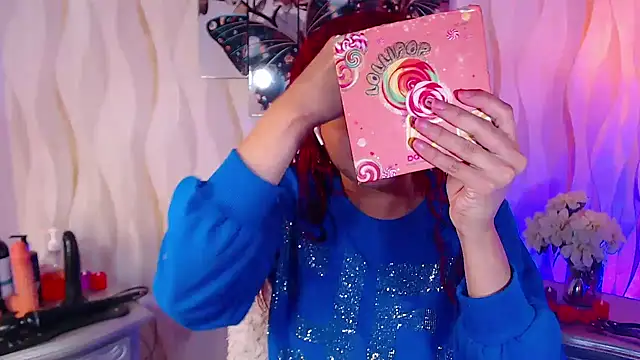 IsabelaLatina online show from February 12, 2026, 3:07 pm