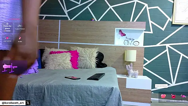 KAROL-SCOTT online show from November 21, 2025, 7:45 pm