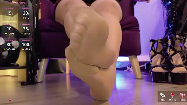 Snapshot of MistressMeg4n chatting on November 11, 2025, 9:37 pm MistressMeg4n online show from November 11, 2025, 9:37 pm