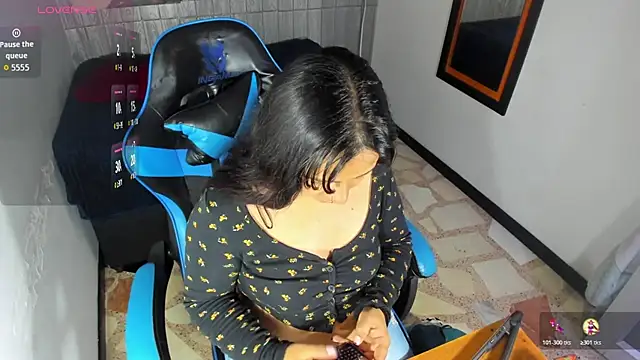 Charis 21 online show from October 26, 2025, 1:44 am