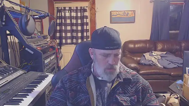 Snapshot of jimdacbin420 chatting on February 13, 2025, 1:29 am jimdacbin420 online show from February 13, 2025, 1:29 am