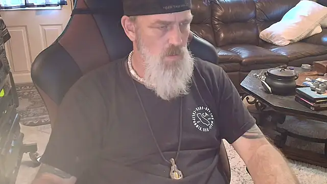 Snapshot of jimdacbin420 chatting on October 5, 2025, 9:02 pm jimdacbin420 online show from October 5, 2025, 9:02 pm