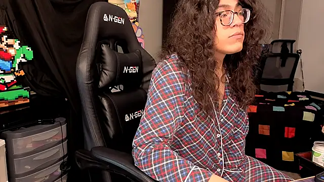 ShinyCherub online show from November 14, 2025, 4:00 am