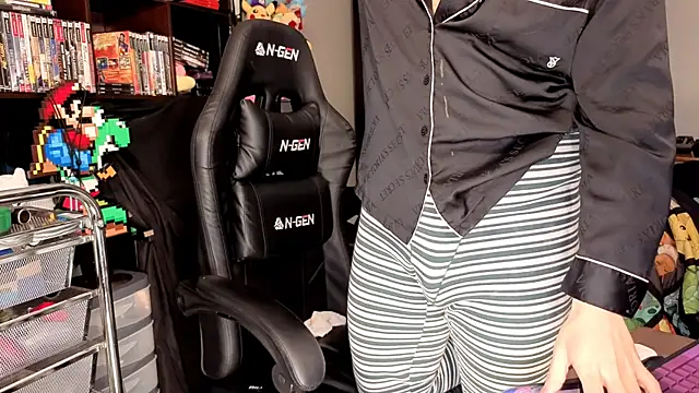 ShinyCherub online show from April 15, 2026, 7:58 pm