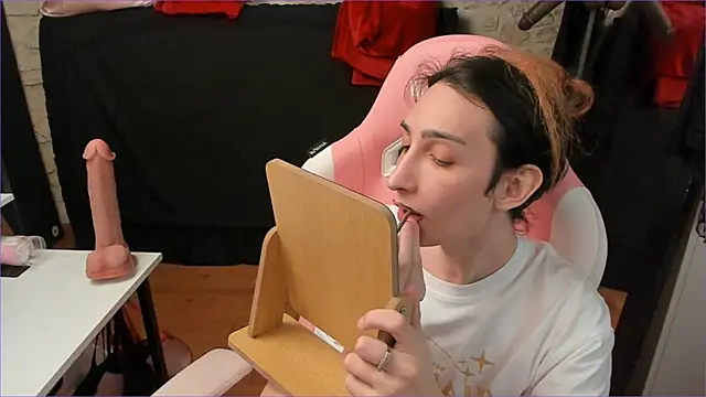 Mayala   online show from April 3, 2026, 8:07 pm