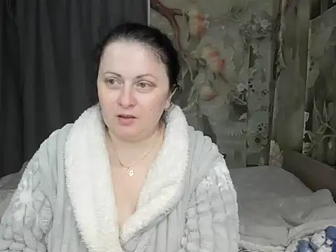 Snapshot of Lillian2 chatting on April 13, 2026, 8:03 pm Lillian2 online show from April 13, 2026, 8:03 pm